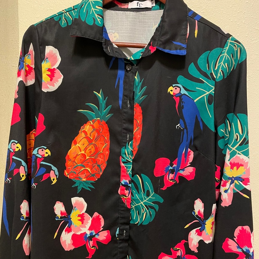 Loose Fitting Fun Long Sleeve Top Size M